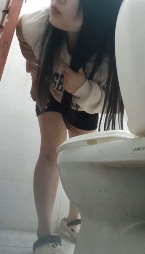 Em ấy check cam quay lén rồi cuối cùng cũng không tìm ra được :))